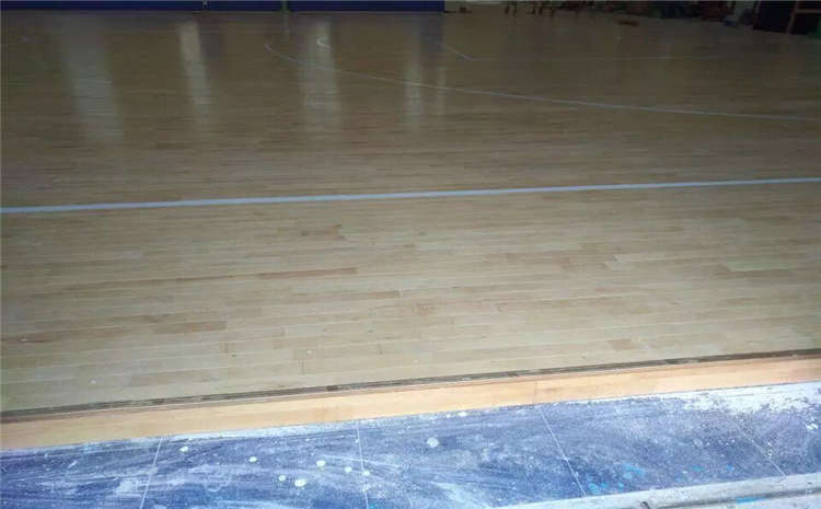 楓木舞蹈房木地板怎么翻新？