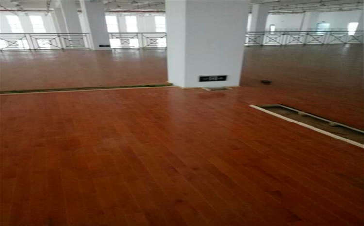 體育館橡膠木地板選購要注意什么？