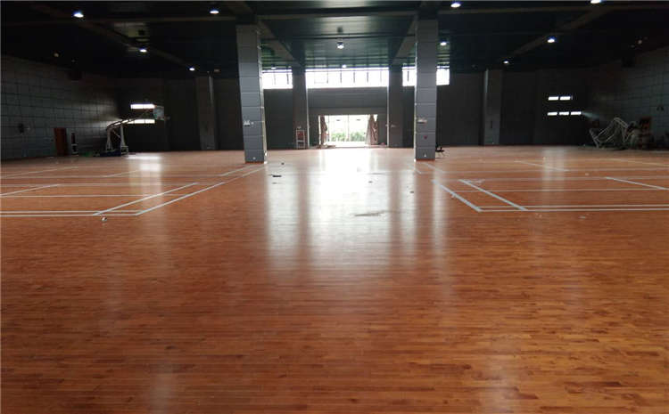 比賽場館體育運(yùn)動地板怎么維修