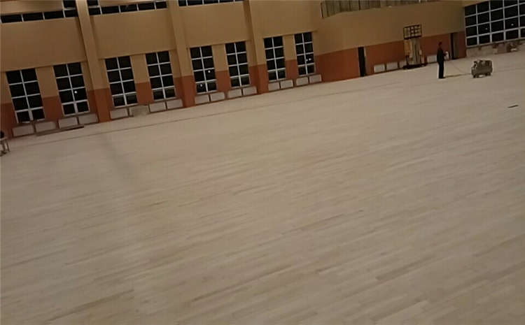 指接板籃球場(chǎng)地木地板圖片及價(jià)格