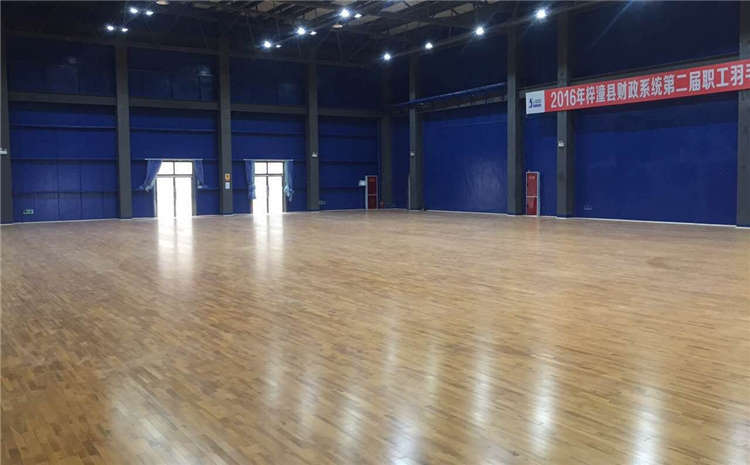 24厚舞臺運動木地板哪個牌子好？