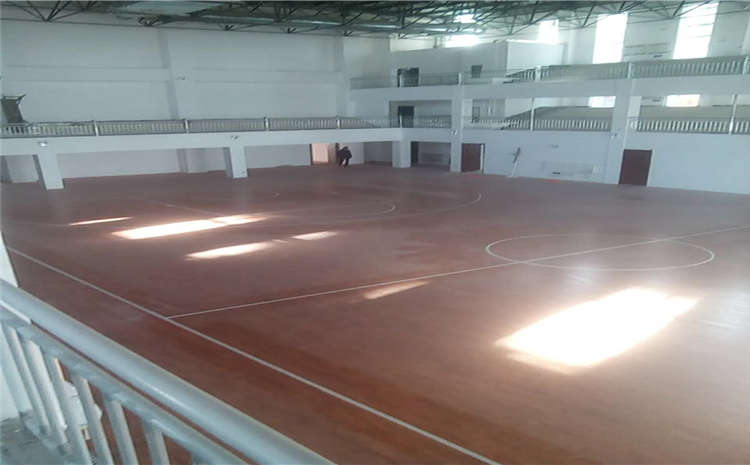 室內(nèi)籃球館木地板價格是多少