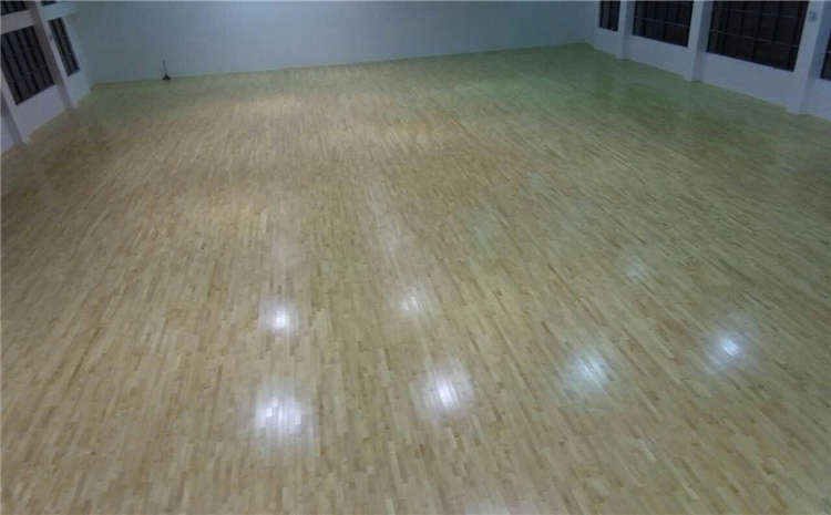室內(nèi)實(shí)木運(yùn)動地板價格及圖片